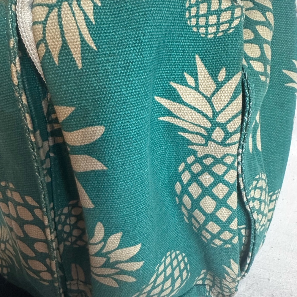 Kavu green Rope Sling Bag with pineapple print - Picture 9 of 14